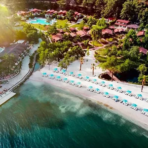 5* Отель The Bay Club